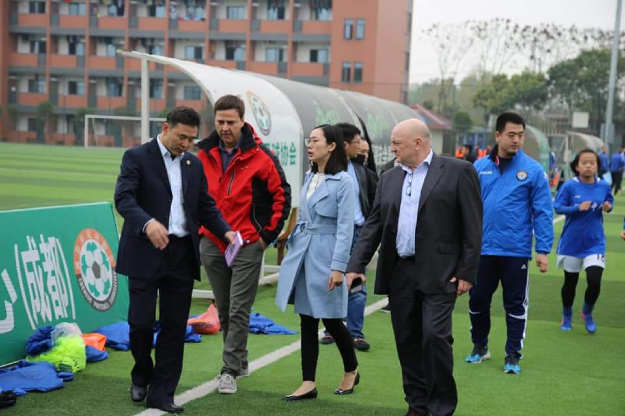 Uruguay promueve el desarrollo de la primera escuela de fútbol en la provincia de Hebei, en China.
