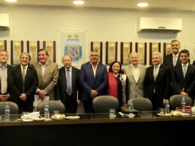 Argentina, Uruguay y Paraguay ratifican su compromiso como sede para organizar el Mundial 2030.
