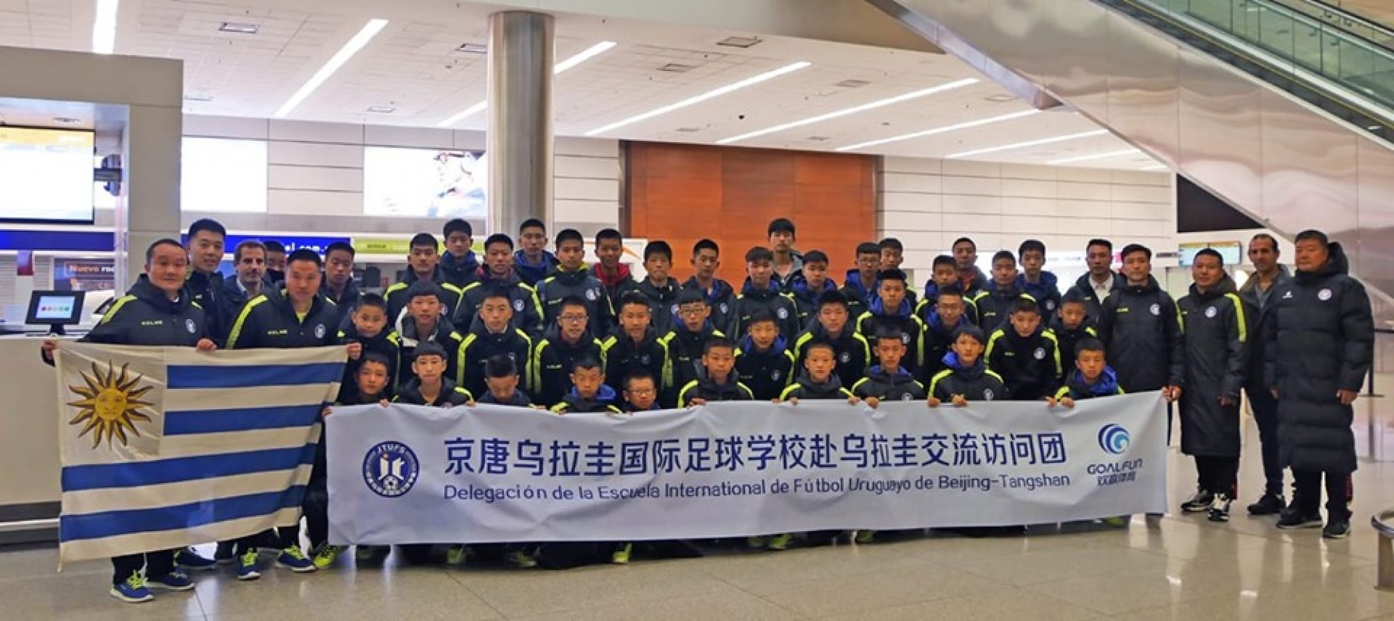 Alcalde de Tangshan-China visitó Uruguay para conocer el modelo de fútbol infantil y juvenil uruguayo