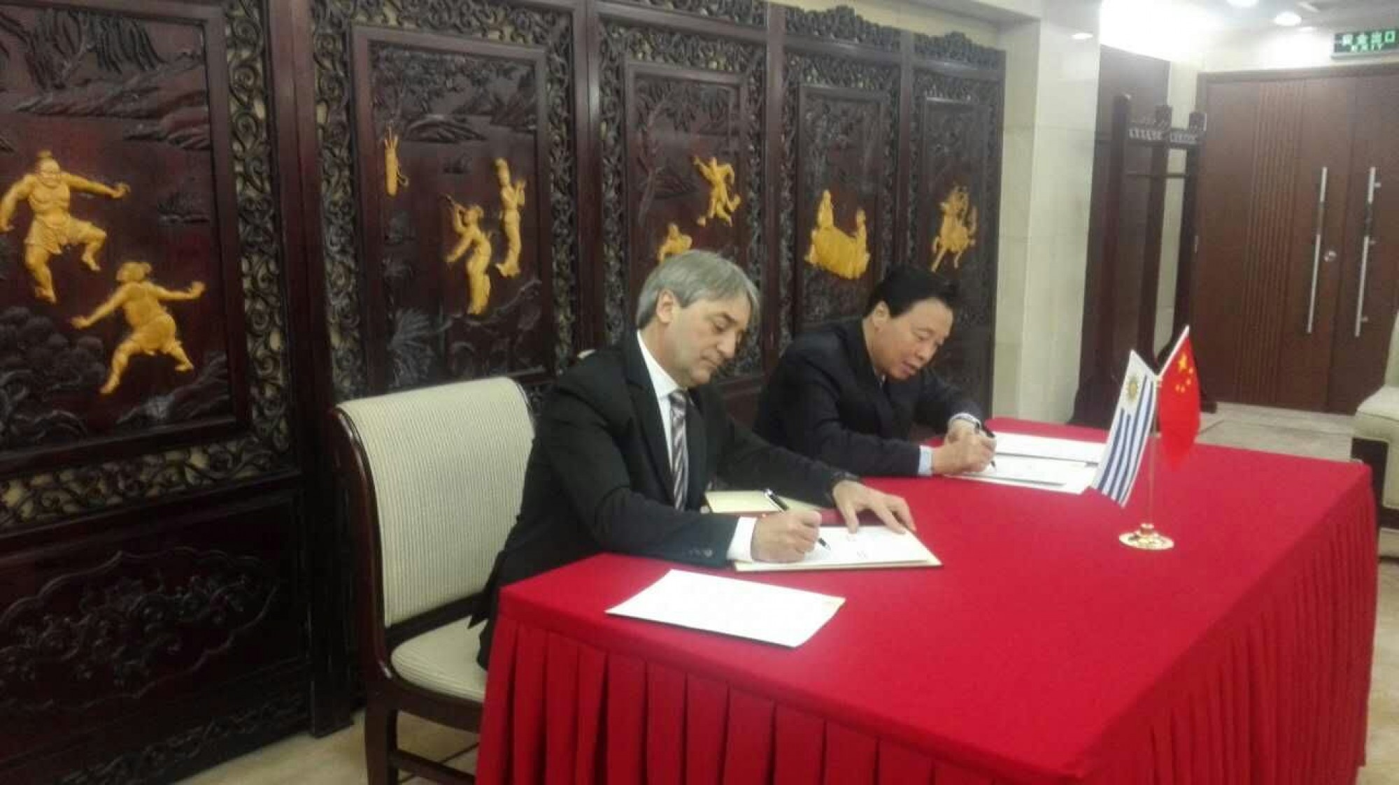 Uruguay y China firmaron importante Convenio de Cooperación Deportiva.